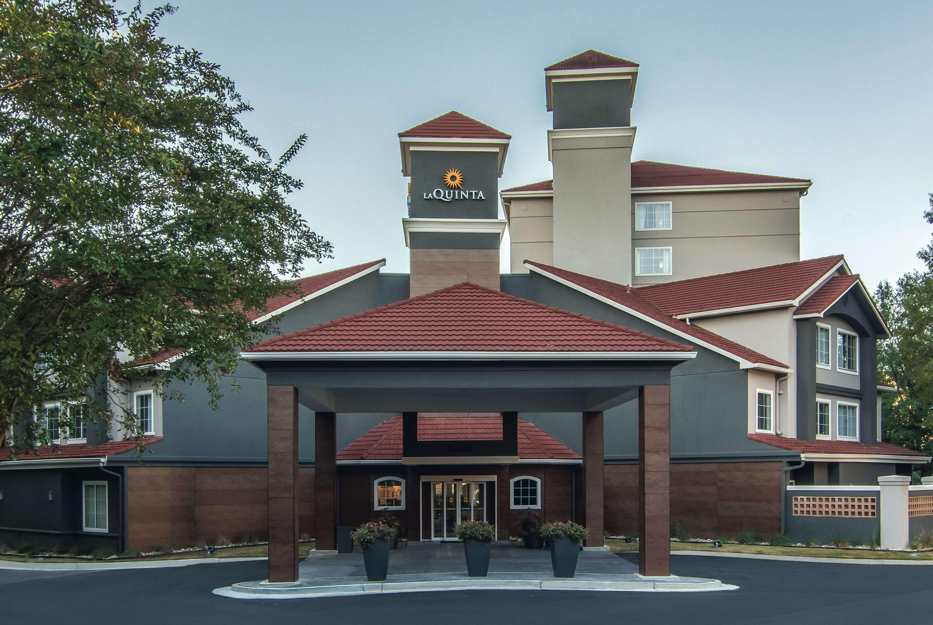 Отель La Quinta By Wyndham Atlanta Perimeter Medical Санди-Спрингс Экстерьер фото