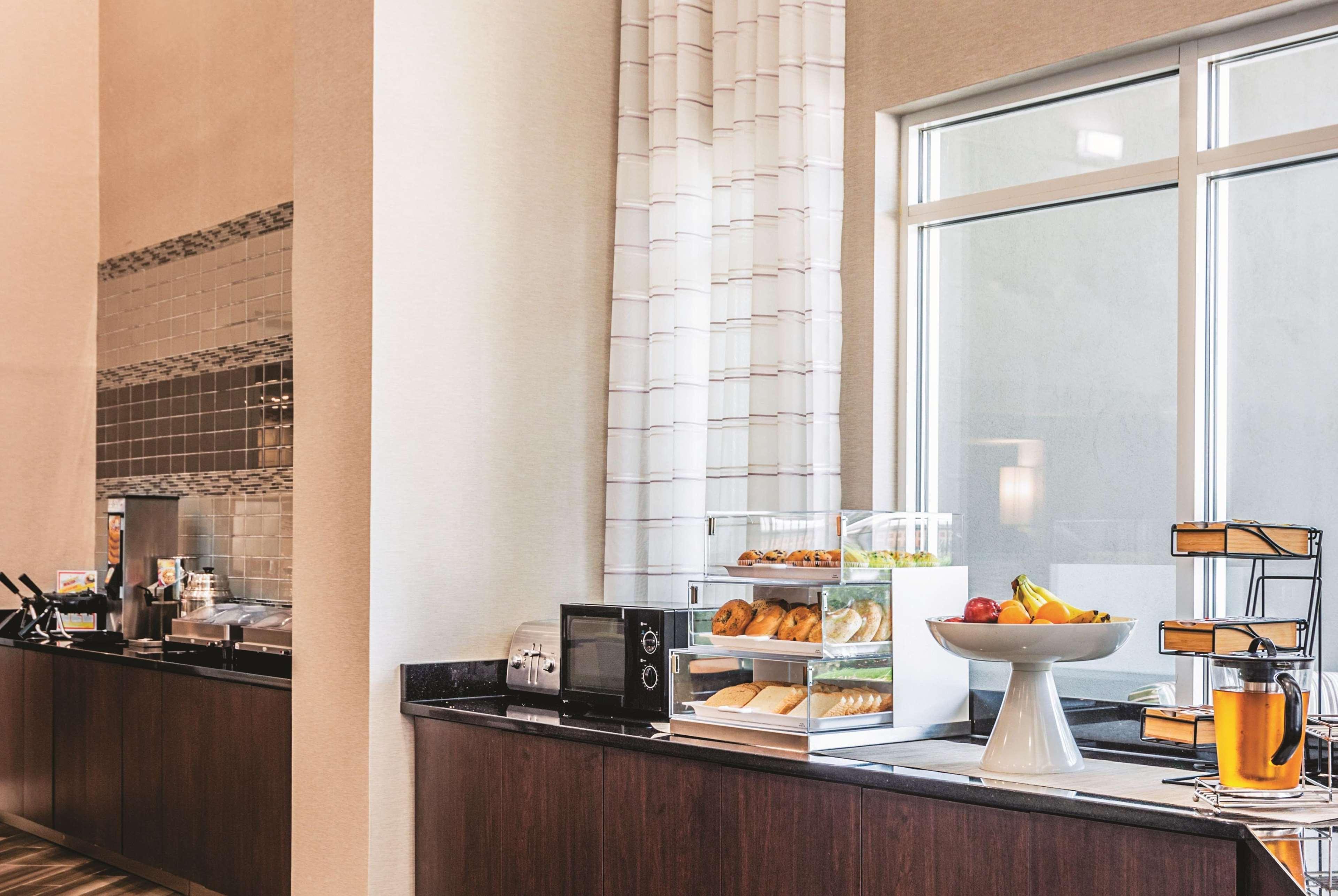 Отель La Quinta By Wyndham Atlanta Perimeter Medical Санди-Спрингс Экстерьер фото